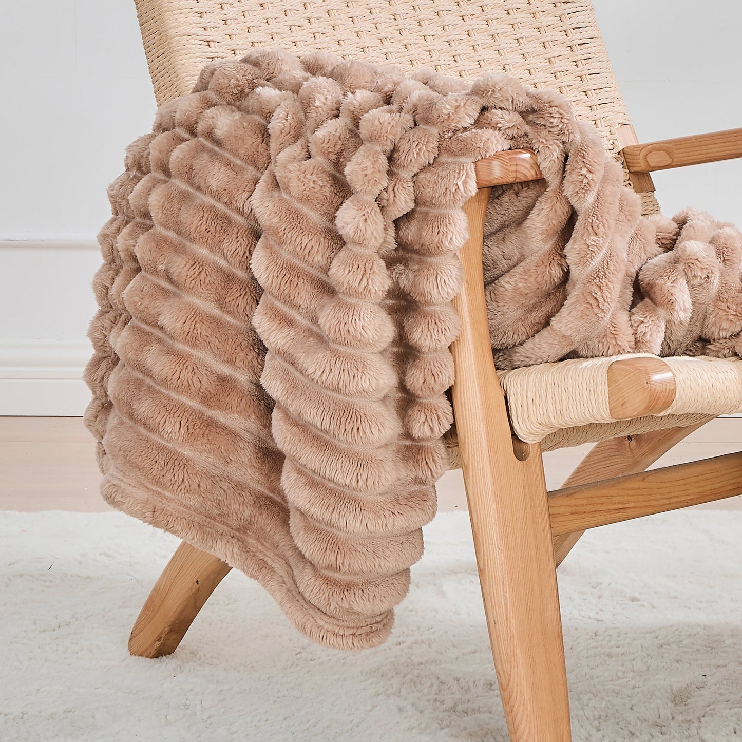 Hugsy™ The Fleece Blanket