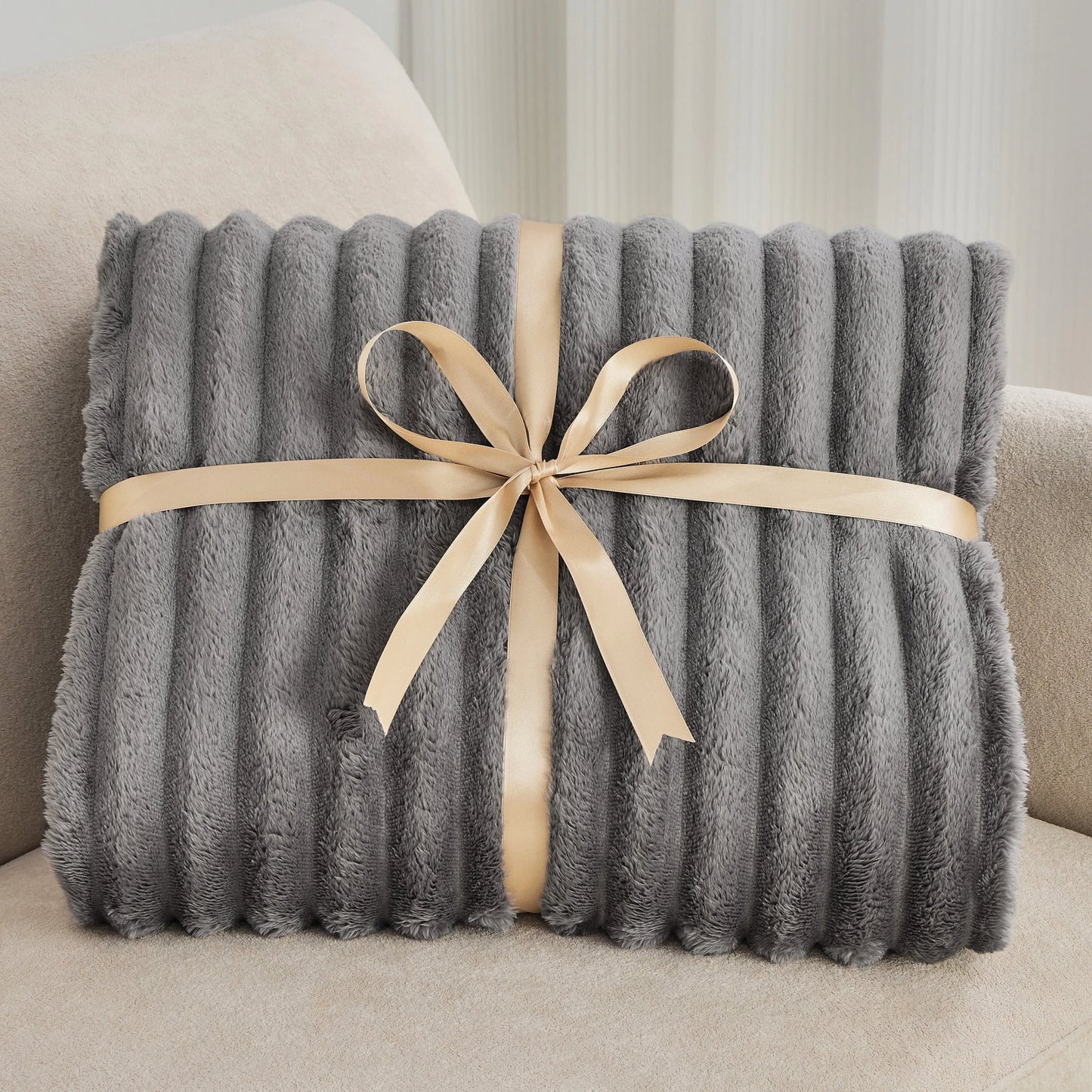 Hugsy™ The Fleece Blanket