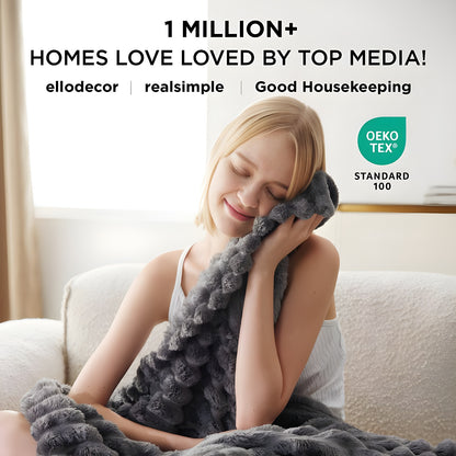Hugsy™ The Fleece Blanket